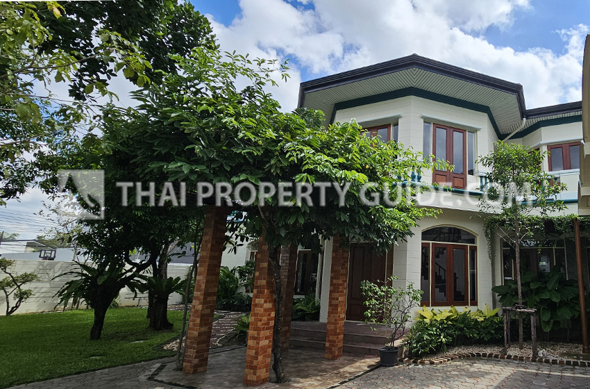House with Private Pool in Nichada Thani 